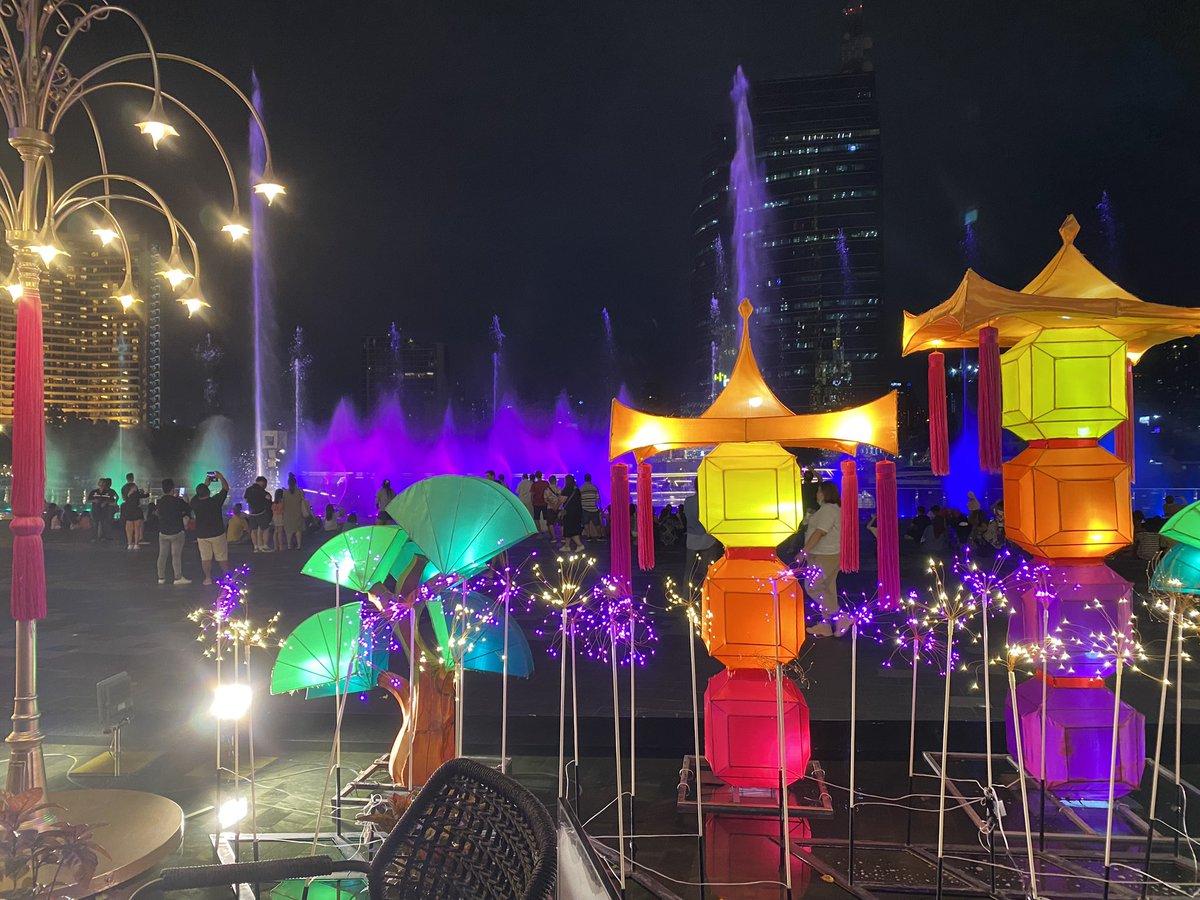 JStrotmann's tweet image. What a beautiful city -- thank you @WordCampAsia 🙏We can&apos;t wait to meet old &amp;amp; new friends! #WCAsia #Bangkok #WebPros