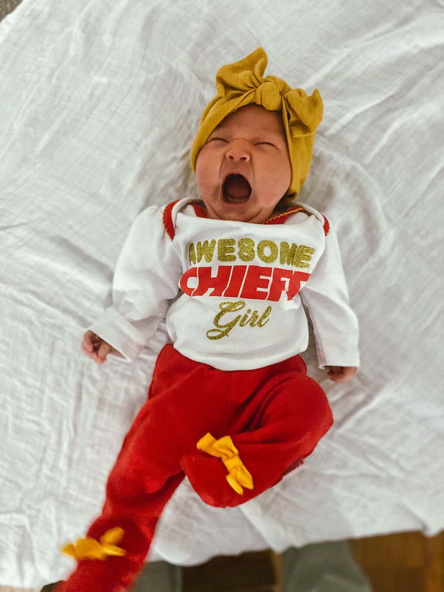 ZoKillian's tweet photo. Almost a week of Miss Ember Lou Killian!💖
She smiles when she poops, grunts when she’s hungry, and lovessss putting her hands on her face lol. Not sure how @the_danielk_ and I made such a perfect baby girl but here we are😍 https://t.co/IEfvrUcJ0t