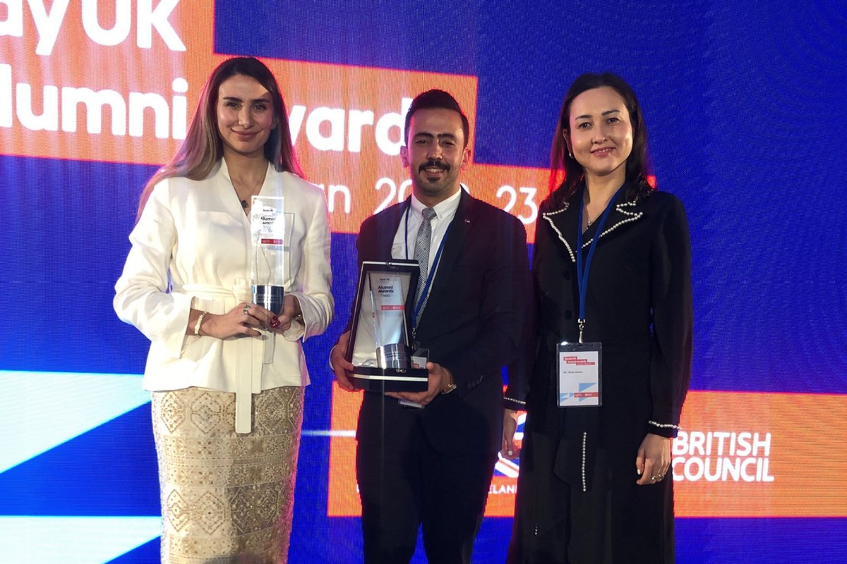 Amazing achievement! Two business graduates from @sunderlanduni & @sunderlanduniL have bagged prizes at the prestigious @StudyUKBritish Alumni Awards in Jordan sunderland.ac.uk/more/news/stor… @abedalzghoul @dr_d_watson_ @KarenWharton27 @ProfLawrenceB @Sunderlandalum @Graemethedean