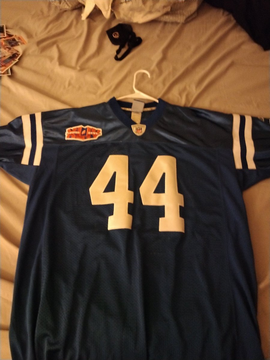 BDad617's tweet photo. Hey all got a #DallasClark #Colts #SuperBowlXLI Jersey. This is NOT game worn.  Never worn still has tags size 52. Look to sell for 50 or trade for football , basketball cards. Shipping included if cash.. Dm if you want thanks https://t.co/5UR8qCCvRR