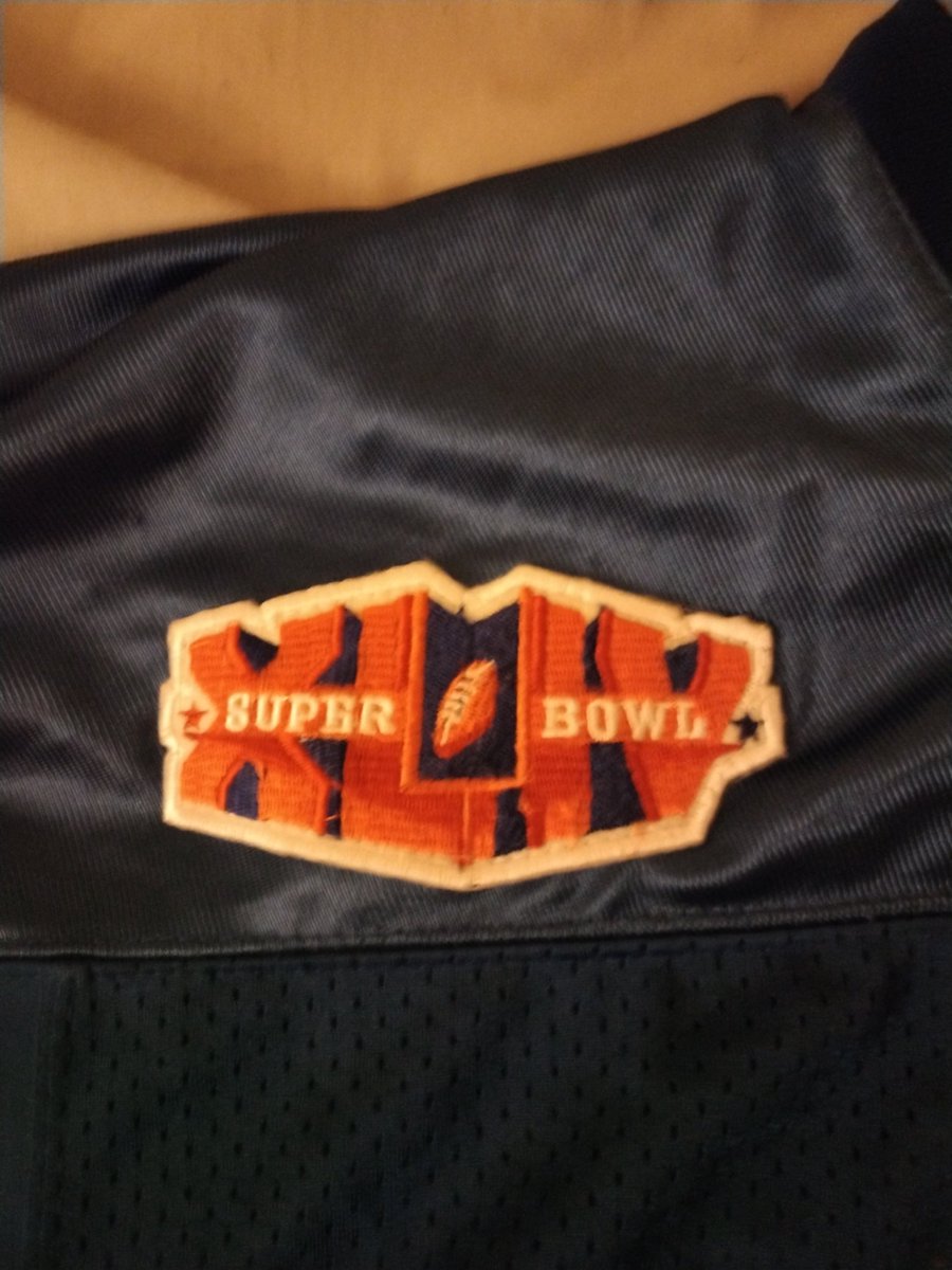 BDad617's tweet photo. Hey all got a #DallasClark #Colts #SuperBowlXLI Jersey. This is NOT game worn.  Never worn still has tags size 52. Look to sell for 50 or trade for football , basketball cards. Shipping included if cash.. Dm if you want thanks https://t.co/5UR8qCCvRR
