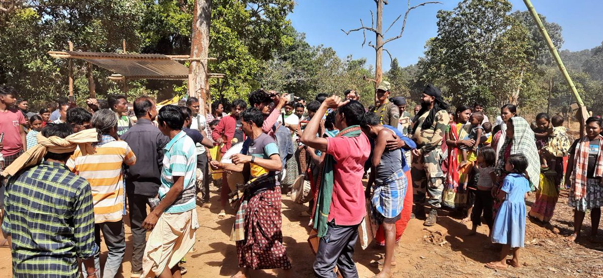 BSF_ANO_Command's tweet photo. After almost finishing the menace of naxalism in Dist. Koraput, #BSF is now establishing new COBs in Dist. Kandhamal. COB at Migunipadar has been established on 14th Feb 23 with the support of State Police. Local villagers welcomed the BSF troops with drums and dance. 

#JaiHind https://t.co/UptCVqf5sS