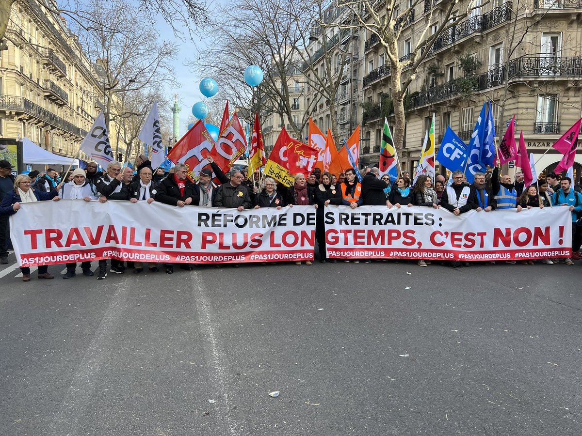 300000 manifestants à Paris #pas1jourdeplus #reformedesretraites #greve #16fevrier #retraite #32H #60ans #CGT #greve16fevrier #GreveGenerale #Retrait2LaRéformeDesRetraites