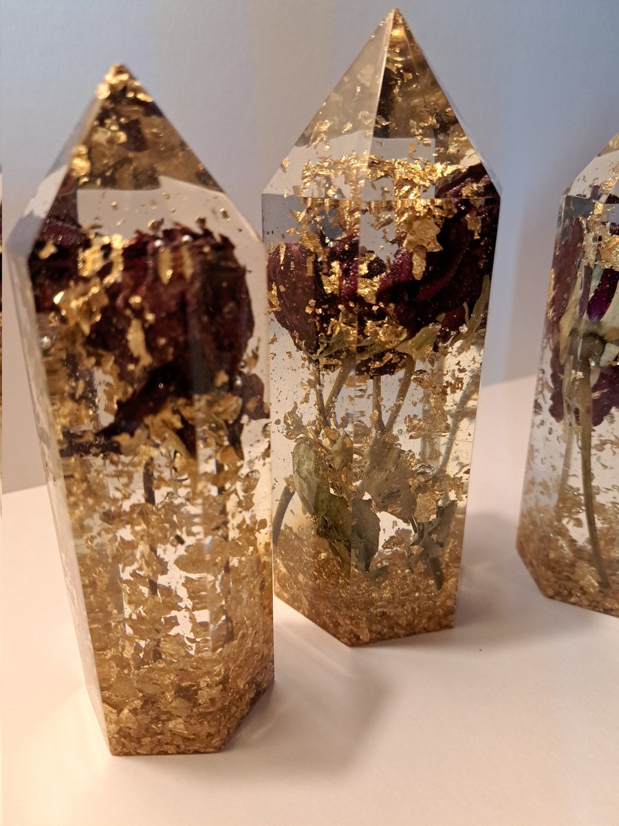 MelonBag's tweet photo. Check out handmade resin tower gifts ornament with real flowers and gold leaf  https://t.co/5UmnTd7UNf #eBay via @eBay_UK https://t.co/fAEOKWZq7b