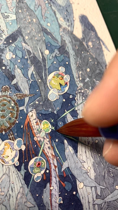 僕はかなり絵の具を薄く溶いて塗ります。なので、塗った直後と少し乾いた後では随分違う印象に。だから調子が良くてもテンポ良く塗りません。スピードを上げて塗ると突如予想してなかった色が目の前に広がって愕然とするからです#孝夫原画を深く知る#孝夫印画No44メイキング(ご予約済み原画) 