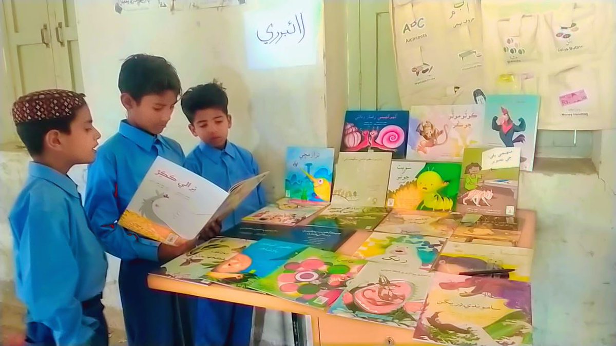 BaelaJamil's tweet image. @RoomtoRead so  grateful for your support thru #PakistanLiteracyProject with @itacecorg and @FCDOGovUK to support 800 flood affected schools with 800 #SindhiMiniLibraries in Sindh in collaboration with @SELD_Sindh. Behold those #HappyHealingFaces so thrilled to celebrate!