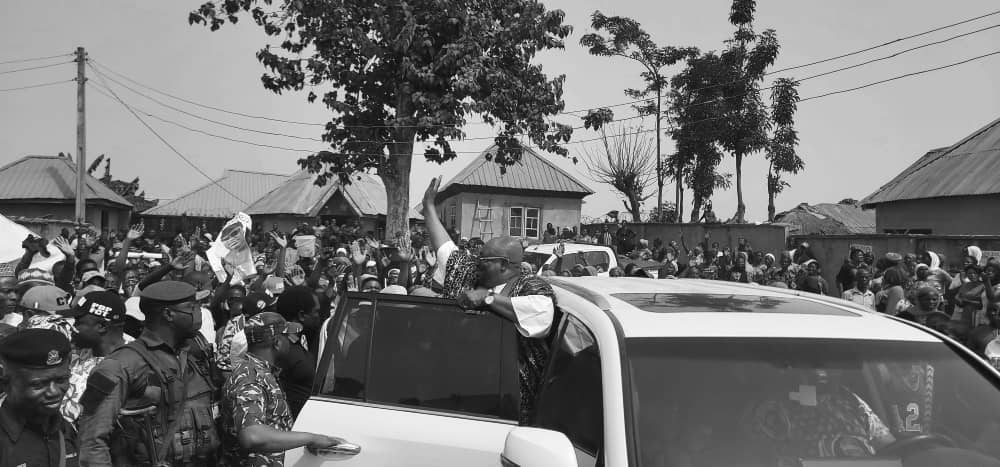 SenatorAduda's tweet photo. Thank you #Karshi & #OROZO #WARD, AMAC AREA COUNCIL
#RecoverNigeria
#AtikuOkowa2023
#YesAduda2023 https://t.co/dcvA6yQMDL