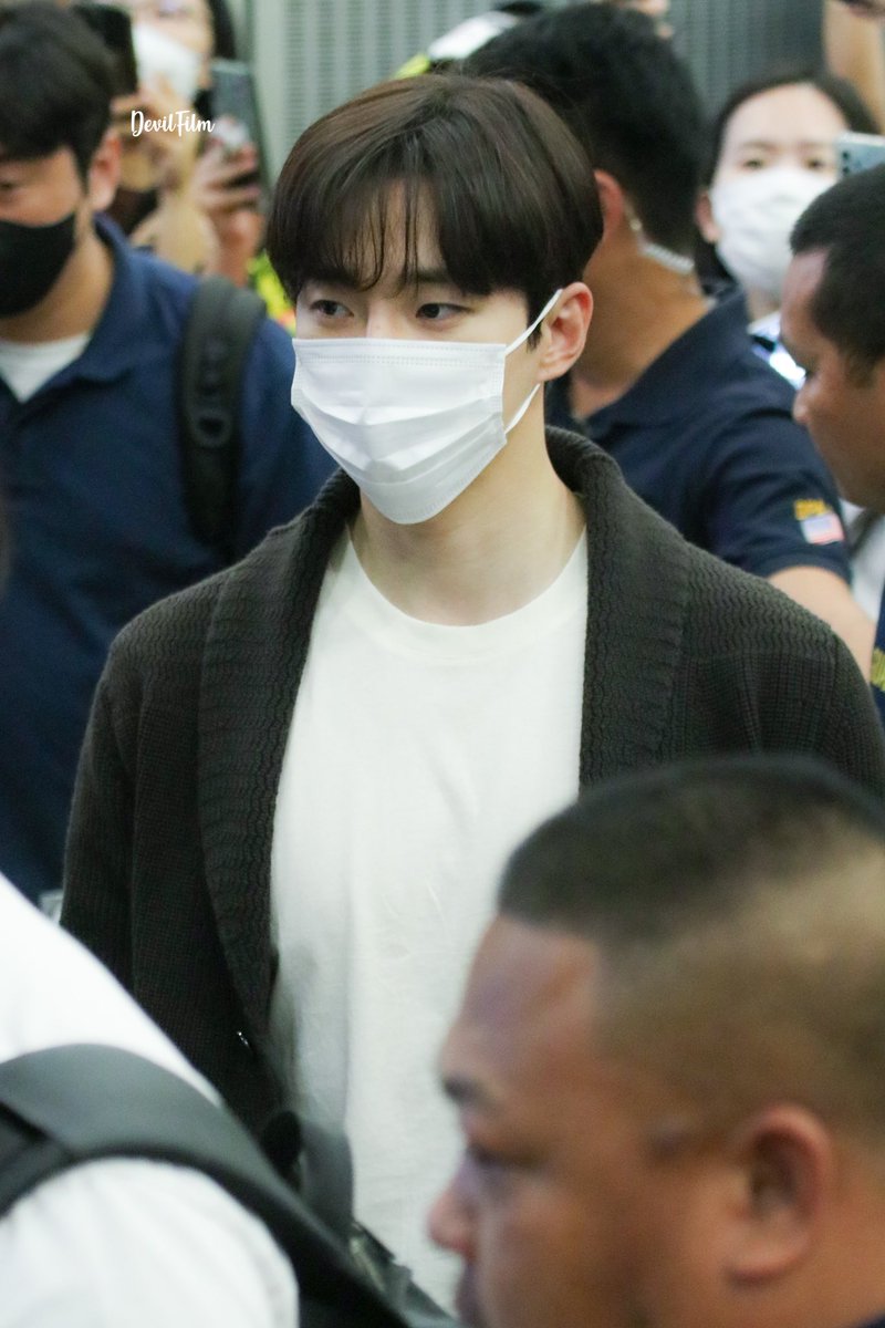 _devilfilm's tweet photo. พิจุนโฮหล่อมากกกกก!!!😭

#준호 #JUNHO #จุนโฮ #2PM  
#WelcomeJunhoToThailand
#WelcomeLeeJunhoToThailand https://t.co/OJGyCPbudJ