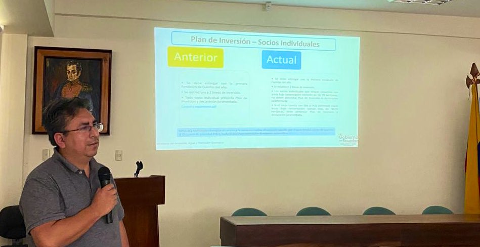 MAATE_Zonal10's tweet photo. Equipo técnico del proyecto de @SocioBosque_Ec II brindó un taller sobre la nueva normativa para la conservación de los bosques y los requisitos para las postulaciones al proyecto. Se contó con la participaron de los socios individuales y colectivos de #ZamoraChinchipe. https://t.co/W73LWb2qlM