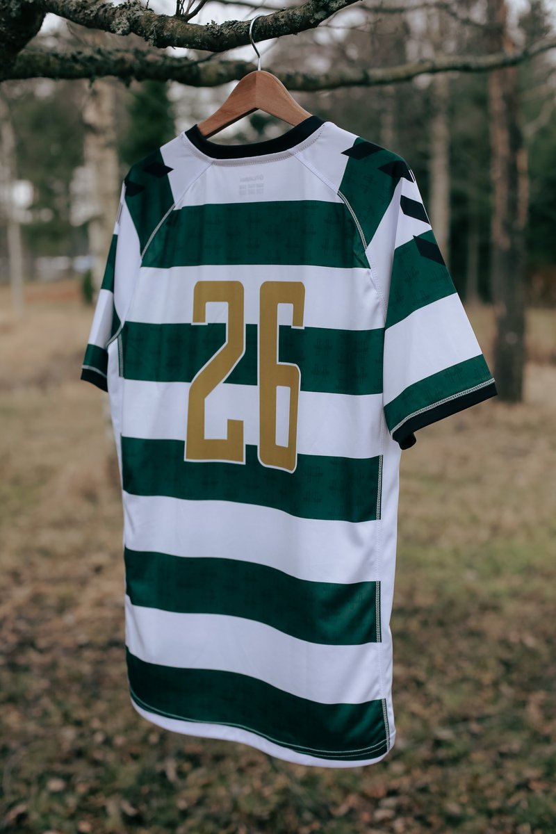 SvanteIvar's tweet photo. 👕 | Designuppdrag för klassiska handbollsklubben Hellas och @hummel1923! Fint att få jobba med en tvärrandig design och klubbens otroligt vackra klubbmärke. Valde att plocka upp deras "H" i de gröna ränderna som en liten detalj. https://t.co/xmwkD21o0D