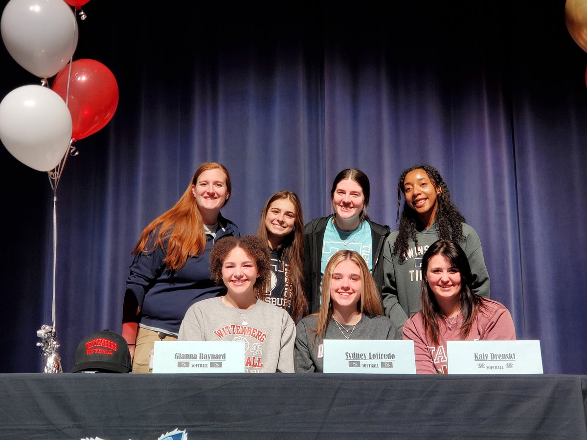 THSGirlSoftball's tweet photo. Yesterday was a great day! Gianna, Sydney, and Kaly signed to continue their softball careers in college. Twinsburg Softball is so proud of you all. Congrats girls! https://t.co/jhP0N9k1xn