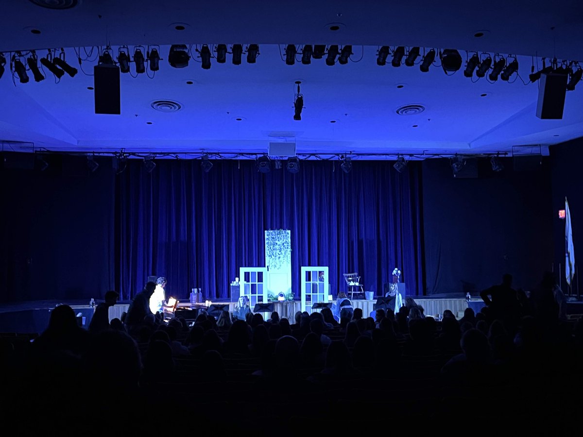 HW TALENT! Jake Bassinger presented his original work “Too Fast” last night. “Too Fast” is a musical in concert form, written and directed by Bassinger. It also featured HW students Caroline Monahan &amp; Dylan Whitman, Dir. of Choirs, Katie Simko, &amp; was co-directed by Jake Flynn.