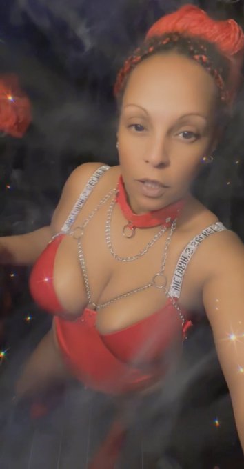 😈👸🏾🇬🇧MistressMD🇯🇲👸🏾😈's pics and videos - FpGJS2KacAMqN7d jpg:small