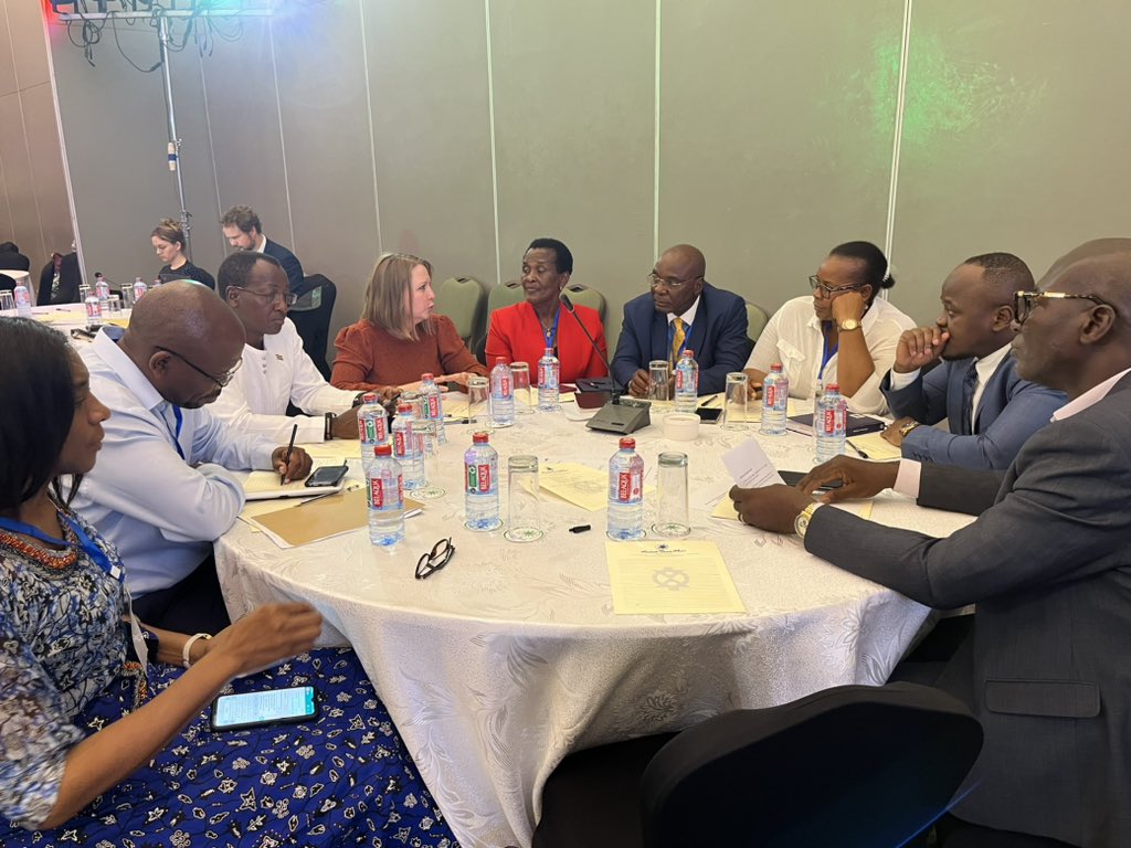 RoelHoenders's tweet photo. ‘What is the role of @IMOHQ in the green transition?’ ‘What is your understanding of leaving nobody behind’ ‘How to accelerate green transition in Africa?’ #GreenShippingAccra2023 https://t.co/iN8Q4A18ZS