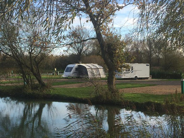 aroundaboutbrit's tweet photo. If you love fishing, you will enjoy a stay at Wyton Lakes Holiday Park. The lakes are well-stocked with carp, bream, tench, perch, roach and rudd.
https://t.co/kY0RSrrczl
#HolidayPark #Camping #Touring #Family #Pets #Rural #Fishing #Walking #Wyton #Huntingdon #Cambridgeshire https://t.co/ZtviWaOu4c