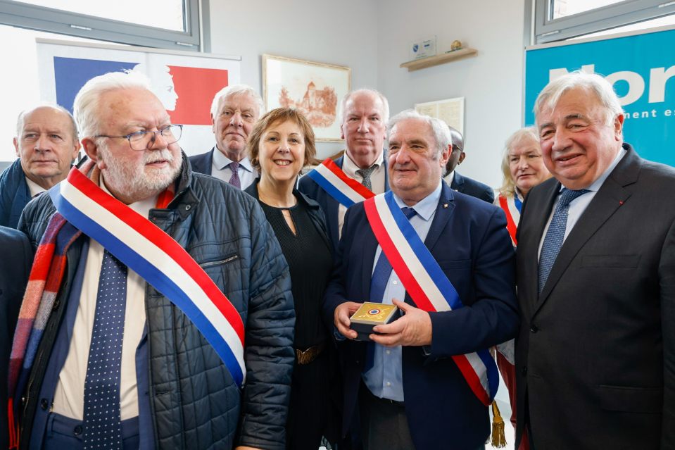 MarieCieters's tweet photo. Inauguration de la mairie de #Marquillies en présence de @gerard_larcher @Senat
✅️ Des travaux de rénovation, de mises aux normes et d'agrandissement que le @departement59 soutient au titre de sa politique d'Aide départementale aux villages et bourgs #ADVB @NicolasSiegler https://t.co/DYH6AZDRun