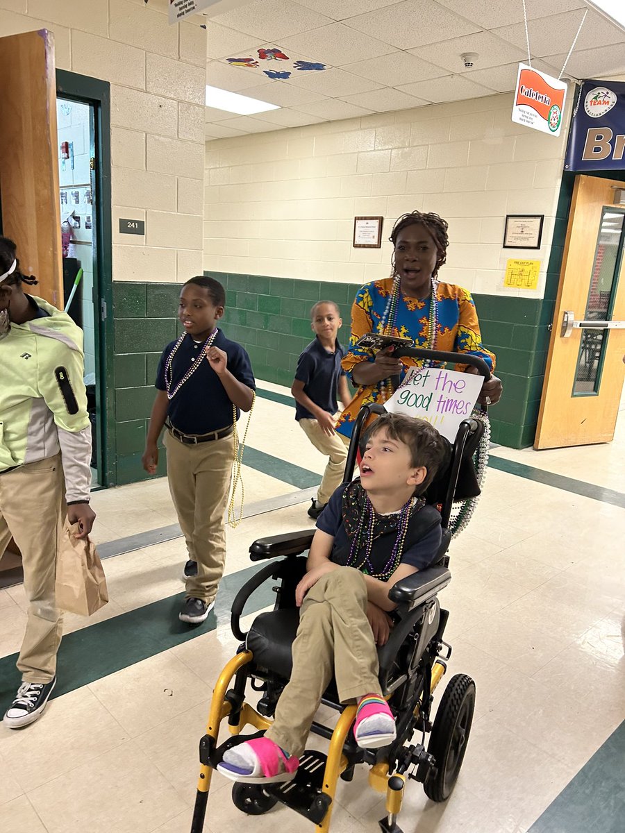 Let the good times roll! <a href="/DicksonTigers/">E.R. Dickson Tigers</a> Ms. Johnstown’s class in the Mardi Gras Spirit!