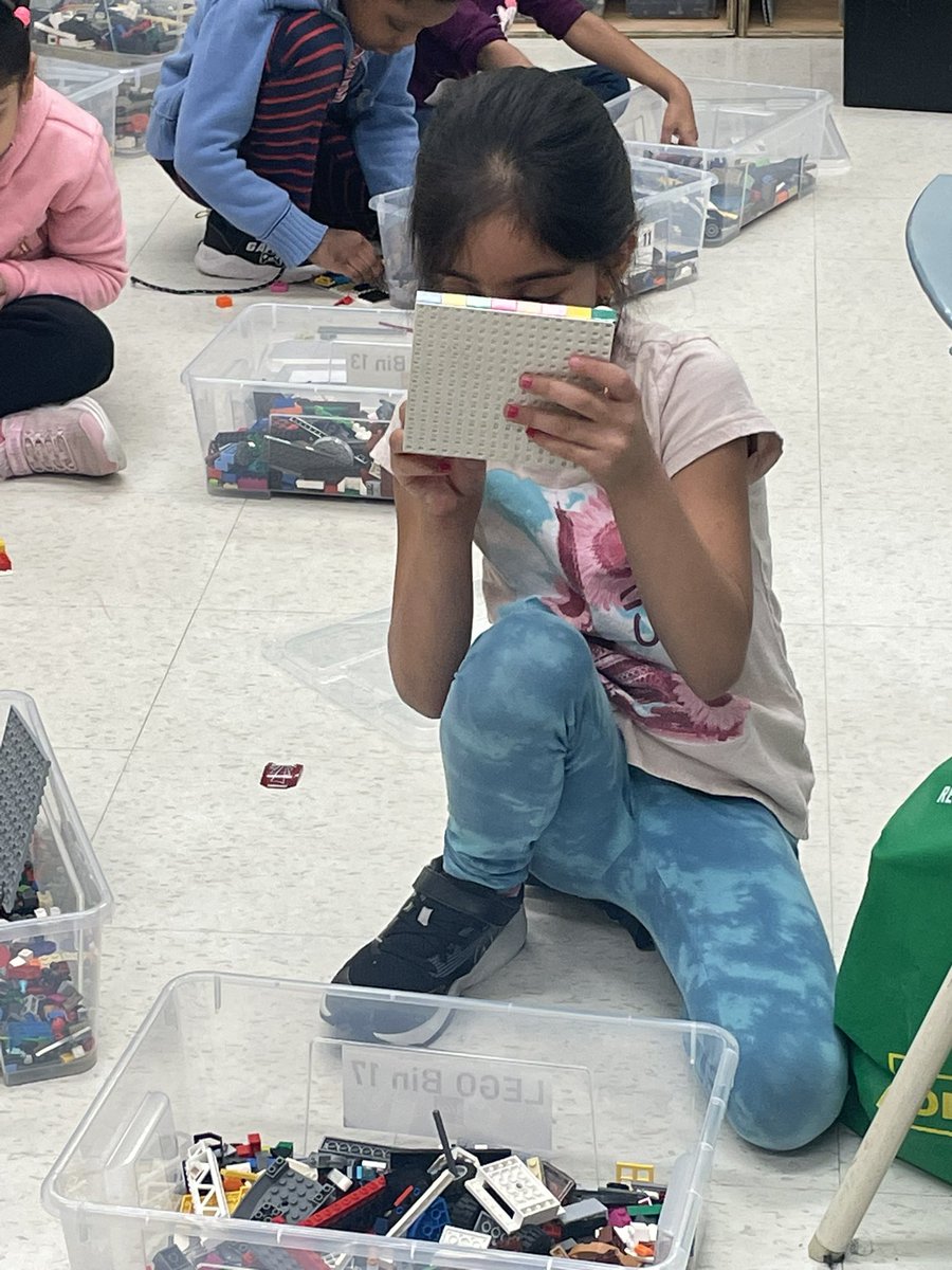 Donald Campbell (@libramlad) on Twitter photo How are you organizing your build so you can easily count to 100 ? Is that important for the challenge? #100dayofschool <a href="/burntelmps/">Burnt Elm PS</a> How are you organizing your build so you can easily count to 100 ? Is that important for the challenge? #100dayofschool <a href="/burntelmps/">Burnt Elm PS</a>