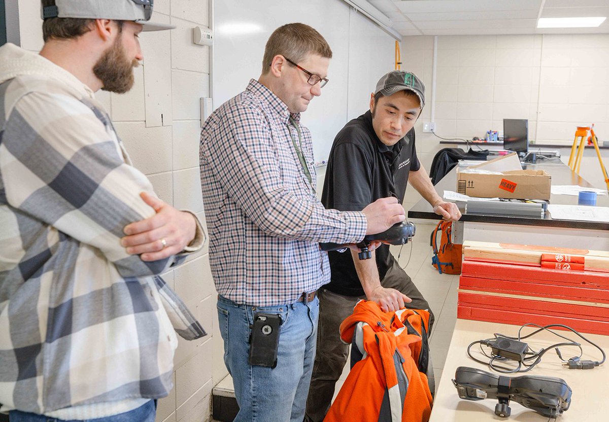 dunwoodycollege's tweet image. Thank you @MNDOT for the four new-to-us pairs of Trimble R8 GPS units and Trimble TSC3 data collectors which our #Surveying students have already been able to put to use!  #BornToDo #TechnicalEducation