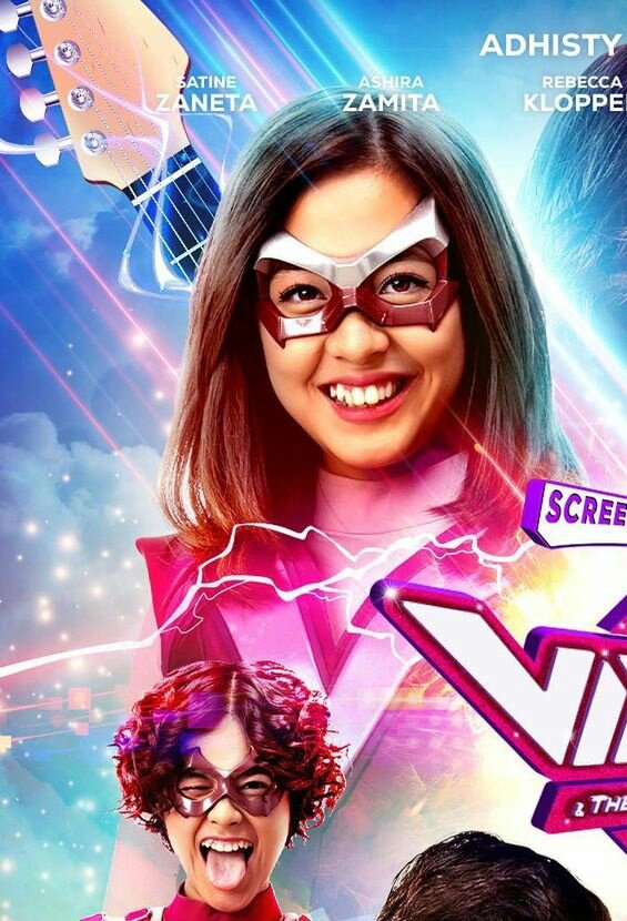 w_at_x's tweet photo. @BCUindonesia 😏Nah ini dia pose yang aku expect di #FilmVirgo, #Riani si adisatria bergitar😎🎸 https://t.co/HnZzCdwkuT