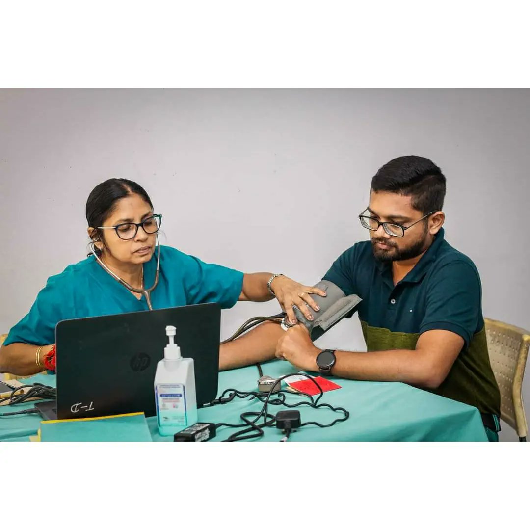 EpicTechGroup1's tweet photo. #EpicLanka had its annual blood donation camp “පරිත්‍යාග” yesterday which was organized by the #epicinterns. 

Thank you to all the Epic donors as well as the medical staff of the National Blood Bank for their part in saving lives.

#Epiclanka #bloodonation #CSR https://t.co/fsxbVVyPn2