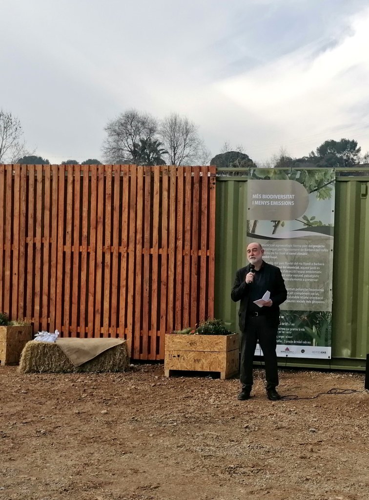 AgenciaEconAMB's tweet photo. Avui hem assistit a la inauguració institucional del Jardí municipal agroecològic de @NodusBarbera, realitzat amb el suport de l'#AMB en el marc del Pla #ApropAMB. Aquest espai únic promourà el contacte amb l'agroecologia des de diferents vessants https://t.co/swCLPixPaD