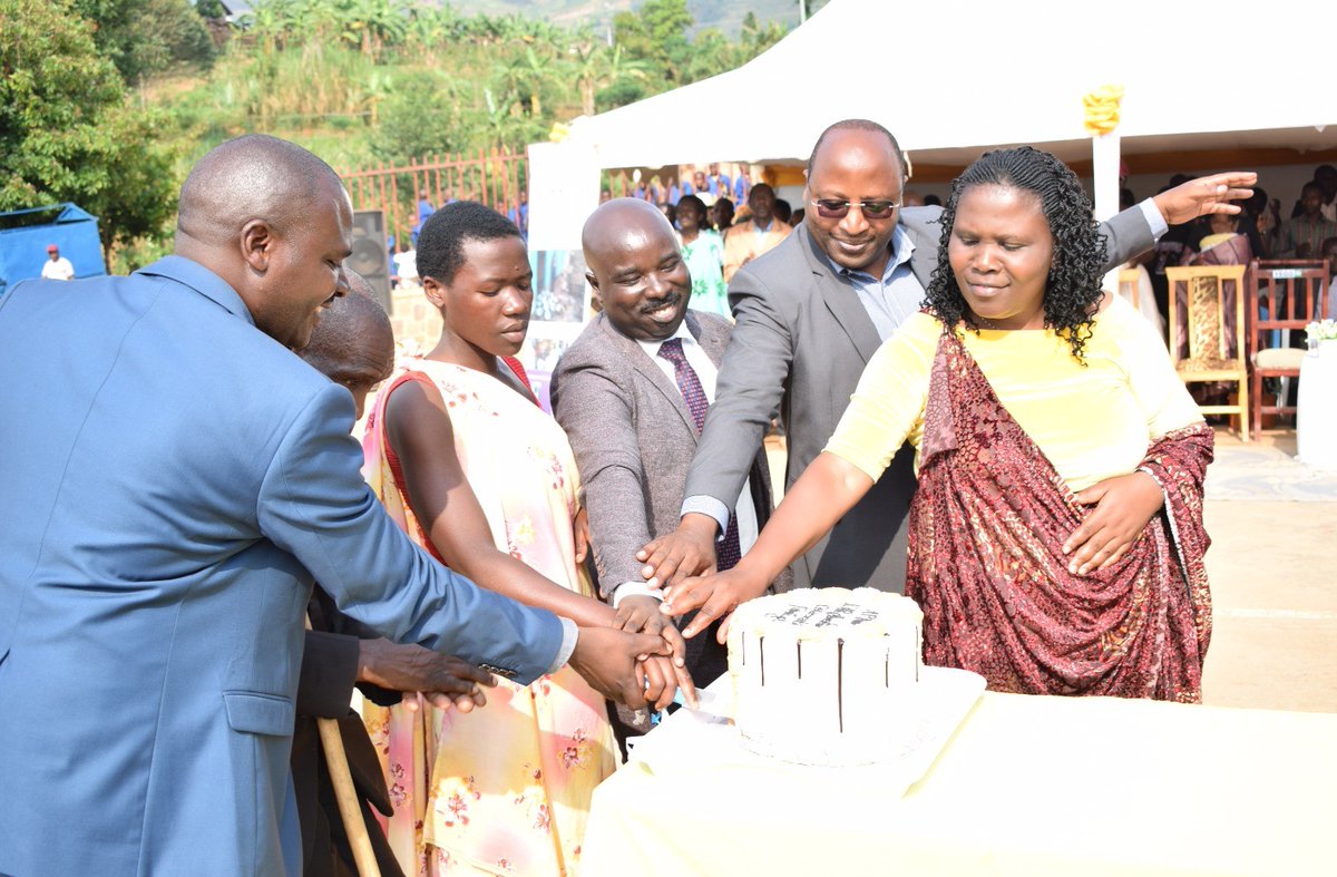 WVRwanda's tweet photo. It was a beautiful day as we witnessed 168 couples in @GakenkeDistrict legalize their marriages. These couples undertook @WVRwanda’s,#CelebratingFamilies,- #EmpoweredWorldView & #UPG models. https://t.co/zlhvbDMM5p