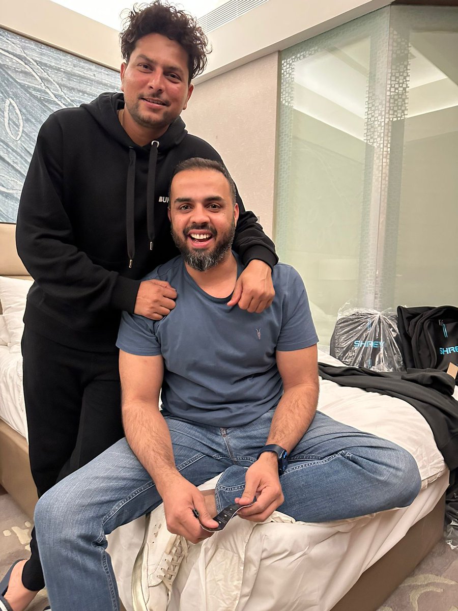 Here's a sneak peek 📸 into our MD - Raghav Kohli's catch-ups with cricket maestros while delivering Shrey's exclusive products to them. We take feedback from the bests and then develop our equipment with a fusion of their needs and our vision. 
#cricket #cricketlovers #shrey