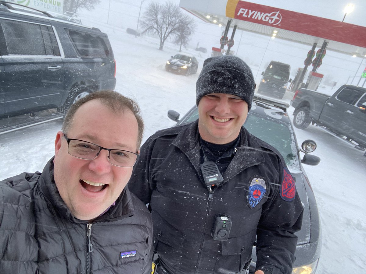 It wasn’t my smartest move to drive to Omaha this morning, but I made it just fine in @aeloudon’s beast 4 wheel drive Suburban. Many others were not so fortunate - I witnessed this kind State Trooper rescue two stranded motorists between Lincoln and Gretna. @NEStatePatrol