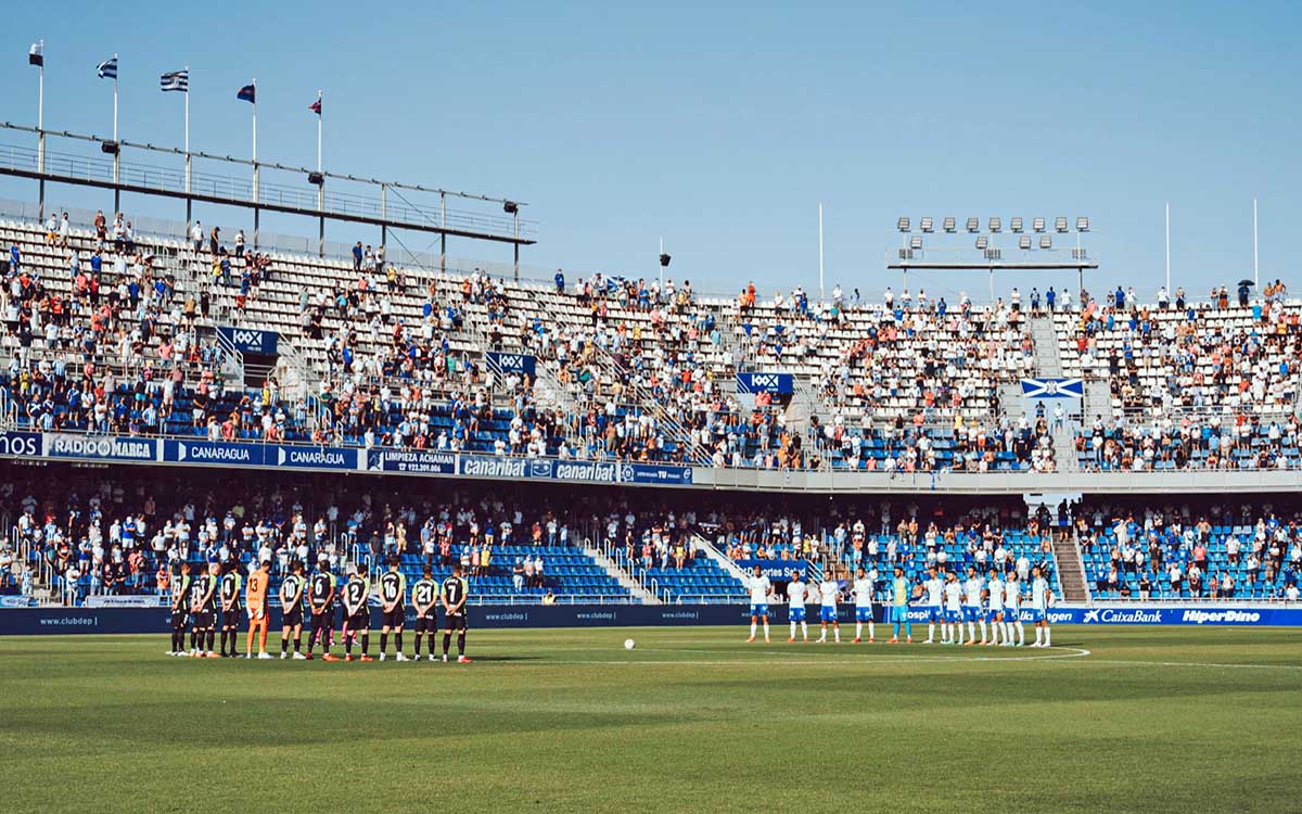 DeportesCopeTfe's tweet photo. 🏴󠁧󠁢󠁳󠁣󠁴󠁿 ¿Quieres ir a ver el @CDTOficial 🆚 @CDMirandes?

🎫 Sorteamos CINCO entradas dobles entre todos aquellos que hagan RT a esta publicación

📍 Heliodoro Rodríguez López
🗓️ Sábado 18 de febrero
⏰ 20:00 horas

#TenerifeMirandés ⚽️ https://t.co/8CGeyS4zNx