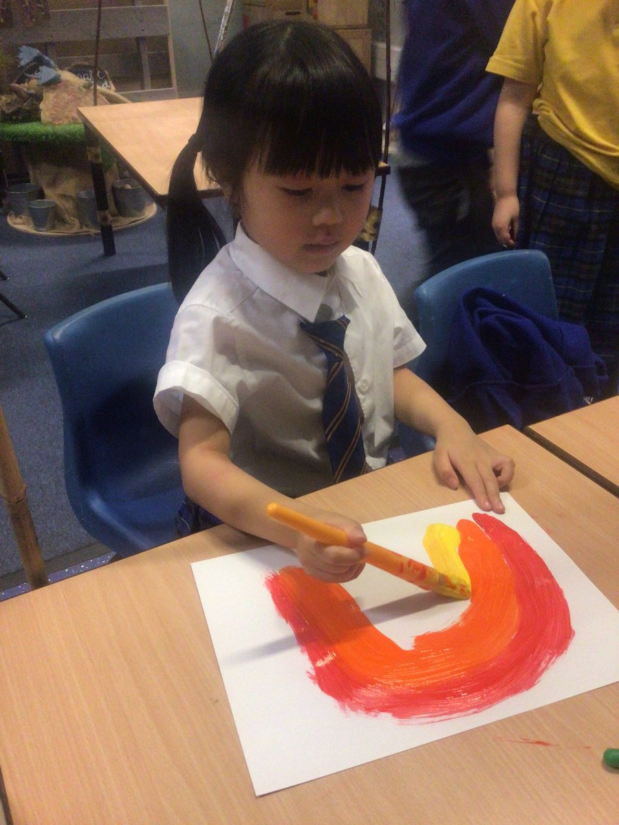 Canon_Reception's tweet photo. We have looked closely at all 7 colours of the rainbow and have painted our own. We know that a rainbow appears when it is sunny and raining. We learnt the rainbow song 🌈 @Cornerstonesedu #PuddlesandRainbows #EYFS @CanonSharples @LT_Trust #cspcscience https://t.co/Ly8YjbMo7q
