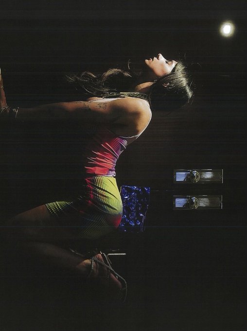 Watch Mia K.'s leaked NSFW photo on TwXstars