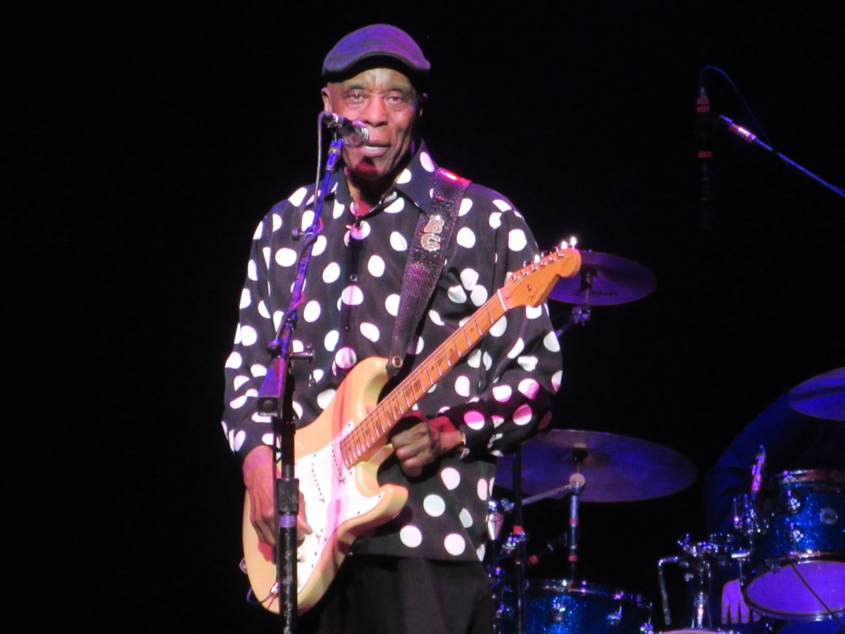 WEXTJoyce's tweet photo. TBT What an incredible night of blues. #BuddyGuy with Kenny Wayne Shepherd Band at @PalaceAlbany in Albany, NY on Nov 19, 2019.   Nobody left that night until they sang the blues! Leave Regular Radio Behind and listen to @WEXTRadio for a music mix like no other. #WEXT https://t.co/1vogahZDlS