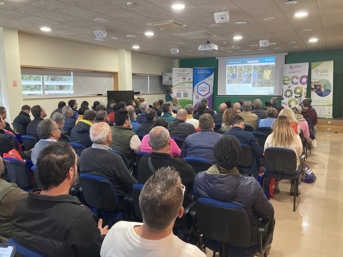 SmartprotectIPM's tweet photo. 📢 Farmers and technicians from Almeria and Granada in 🇪🇸 Spain, learning about digital tools and new technologies related to biological control in crops at @Cajamar greenhouse premises 🙌 @SmartprotectIPM #IPM #agriculture #smartprotect #innovation #pest @J2MM5 @REA_research https://t.co/uODn5neSe4