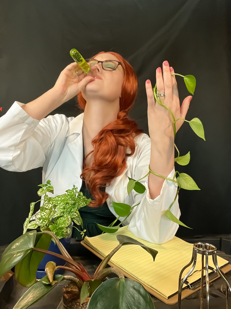 Poison #poisonivy #poisonivycosplay #drpamelaisley #dccosplay