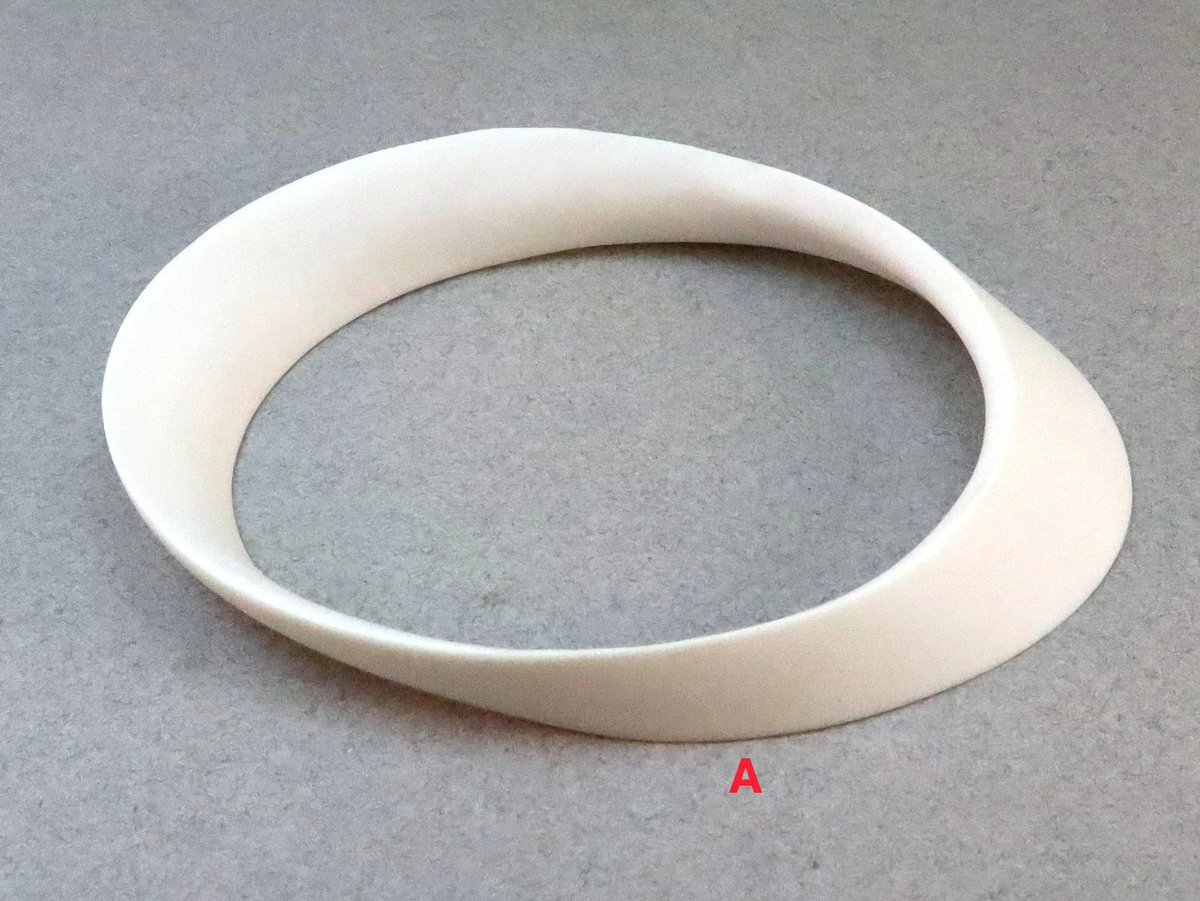 WhatKnotShop's tweet photo. white oval bone bangle bracelet 3323 https://t.co/j1W7vSNpxz via @Etsy #modern #banglebracelet #bestgiftever #whatknotshop https://t.co/DrcB8QUpZZ