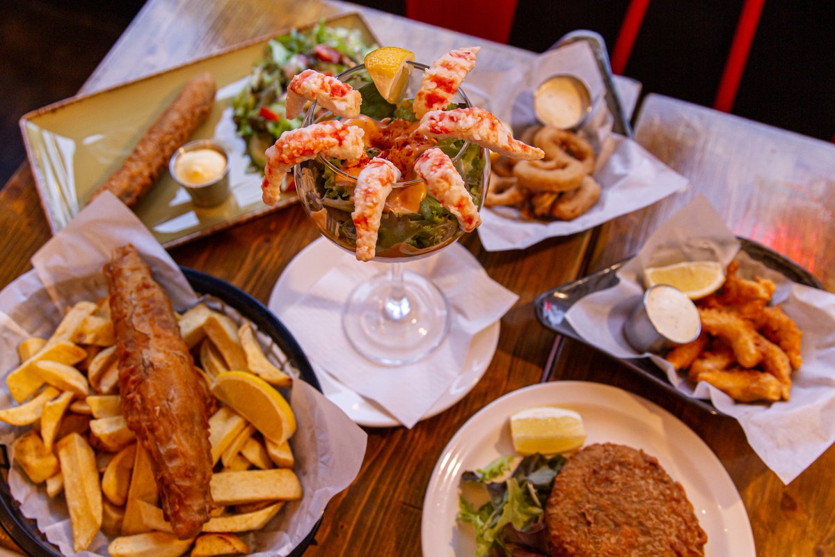 The weekend is just around the corner now... 🙌✨

📍 Sutton &amp; Sons, #Hackney Central