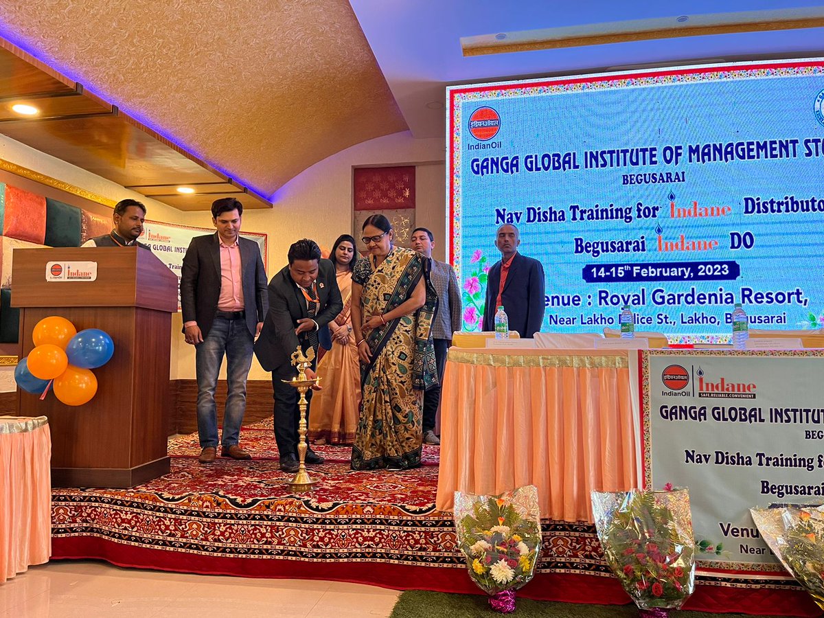 Begusarai_IDO's tweet photo. A Navdisha training program was conducted for LPG distributors to help them understand the latest trends &amp; developments in the industry as well as to improve their operational efficiency and customer service. The training covered various important topics. https://t.co/T9trMfpkYP