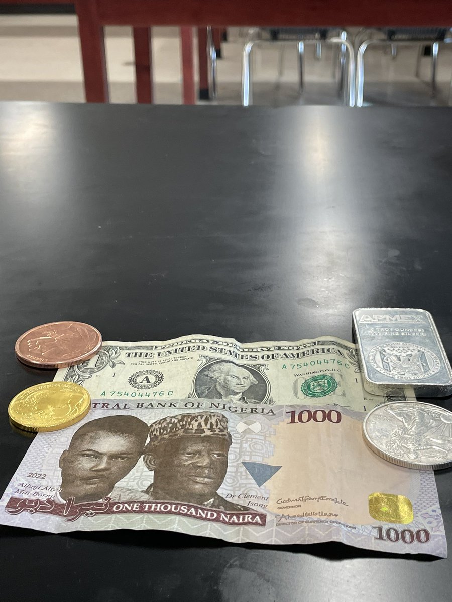 MatthewLINY's tweet image. Several students are interested in learning about our monetary system... crash course during lunch