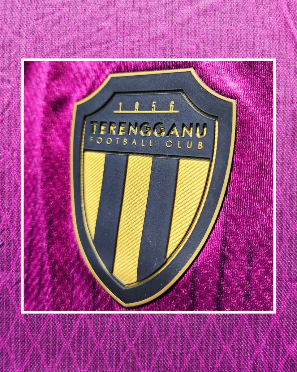 Dhem_boost's tweet photo. #KitOfTheDay 👉🏼 @FCTerengganu 2021 Away Kit; by AL Sport; sponsor by @redONEnetwork; @RadiomanisFm; @madaholdingeg; thanks to @acapkbmclinic
#FCTerengganu | #ALSport | #WeBleedBlackAndWhite | #RedONEMemangBest | #ManisFM | #MadaConstruction | #BadgePorn https://t.co/oof49O7CS4