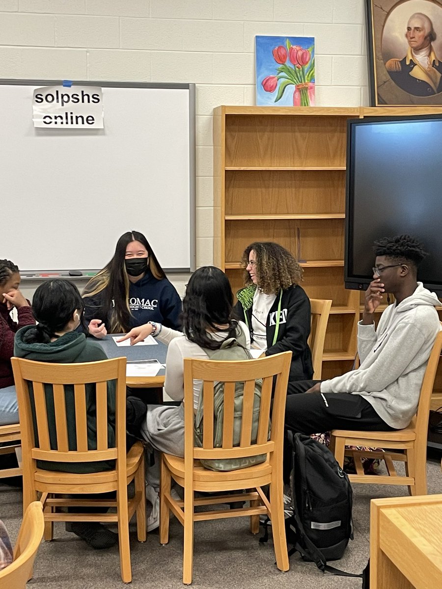 Our Cambridge senior mentors met with their freshmen mentees today to talk about classes for next year! Nothing like getting the scoop from a peer! @PotomacPanther @PwcsSpecialty <a href="/CambridgeInt/">Cambridge International Education</a>