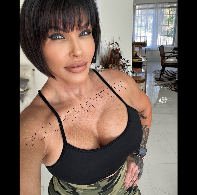 Whelp&hellip; I never in a million years did I ever think I&rsquo;d wear camouflage. Yet here I am. 🖤 #WhoAmI #IDon&rsquo;tEvenKnow<a href="/tag/wtf"class="tags"><span>#wtf</span></a><a href="/tag/whoami"class="tags"><span>#whoami</span></a><a href="/tag/idon"class="tags"><span>#idon</span></a><a href="/tag/itstheendoftheworldasweknowit"class="tags"><span>#itstheendoftheworldasweknowit</span></a>