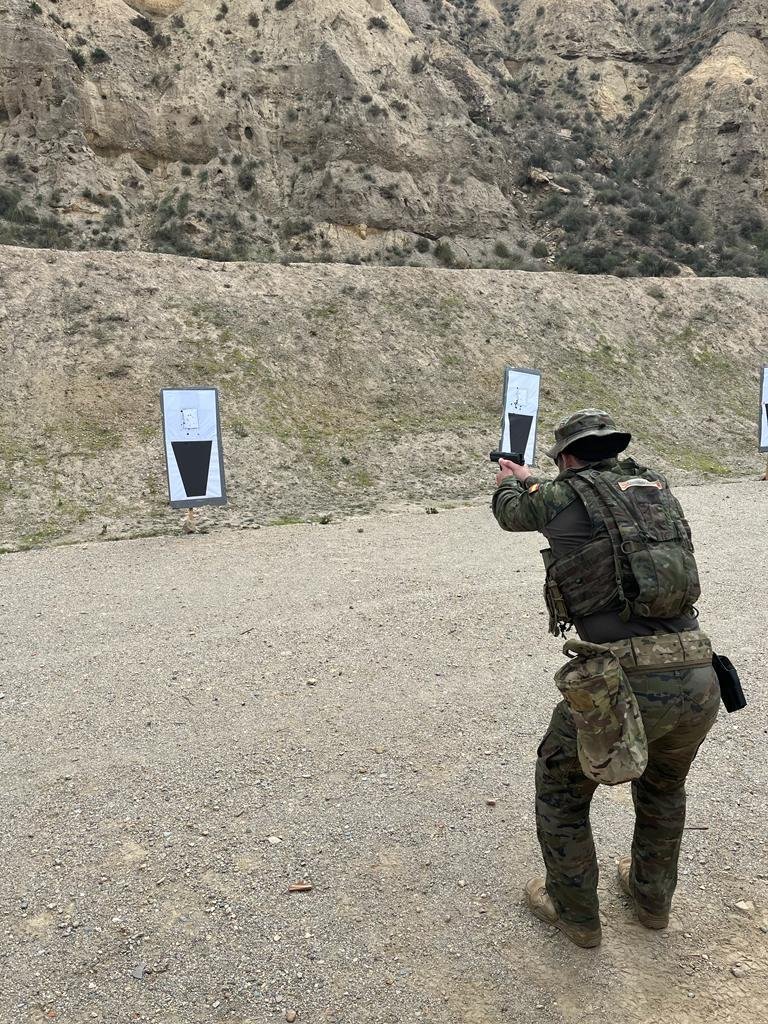PlataformaMill1's tweet image. Continúa la preparación del personal del II Tercio de #LaLegion en el Campo de Maniobras y Tiro de la base "Álvarez de Sotomayor" en #Viator, formando parte del contingente A/I XVIII, que desplegará en mayo en el marco de la operación #InherentResolve de #Irak.
Vía @COMGECEU_ET.