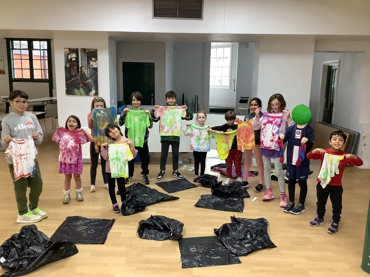 MissKilpinSHS's tweet photo. Today at holiday camp the boys and girls tie dyed T-shirts. @SHSBoysPrep @SHSGirlsPrep @TraceyChongSHS @RSymingtonPESHS https://t.co/7G8i6qFKNl