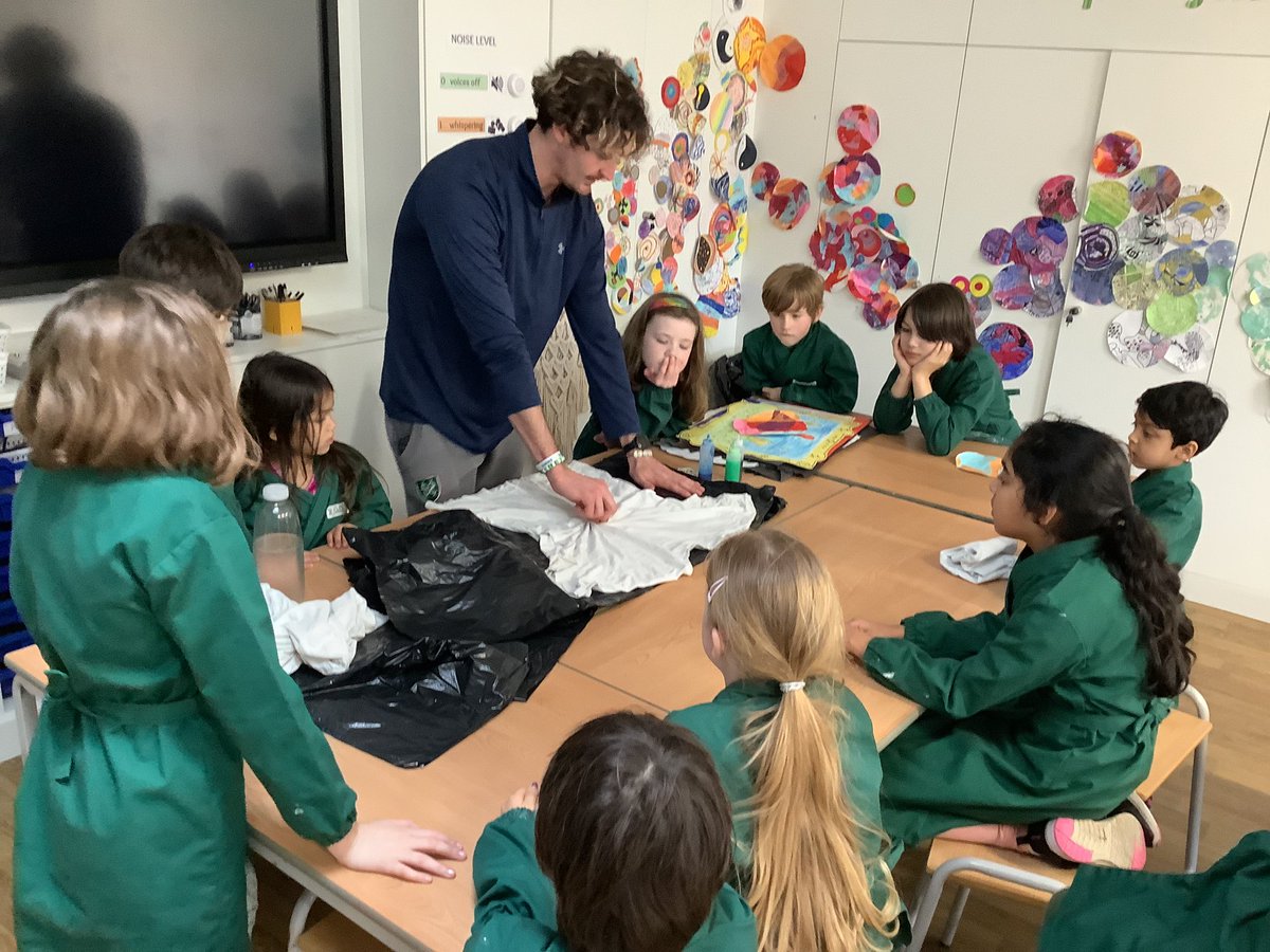 MissKilpinSHS's tweet photo. Today at holiday camp the boys and girls tie dyed T-shirts. @SHSBoysPrep @SHSGirlsPrep @TraceyChongSHS @RSymingtonPESHS https://t.co/7G8i6qFKNl
