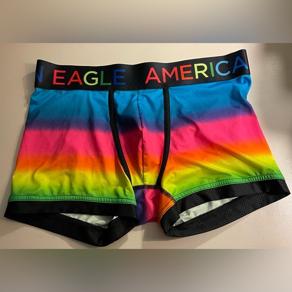 rfhoward's tweet photo. So good I had to share! Check out all the items I'm loving on @Poshmarkapp #poshmark #fashion #style #shopmycloset #americaneagleoutfitters #workshoprepublicclothing #inspiredhearts: https://t.co/XkVnpA6FZH https://t.co/dMNqzXqUP3