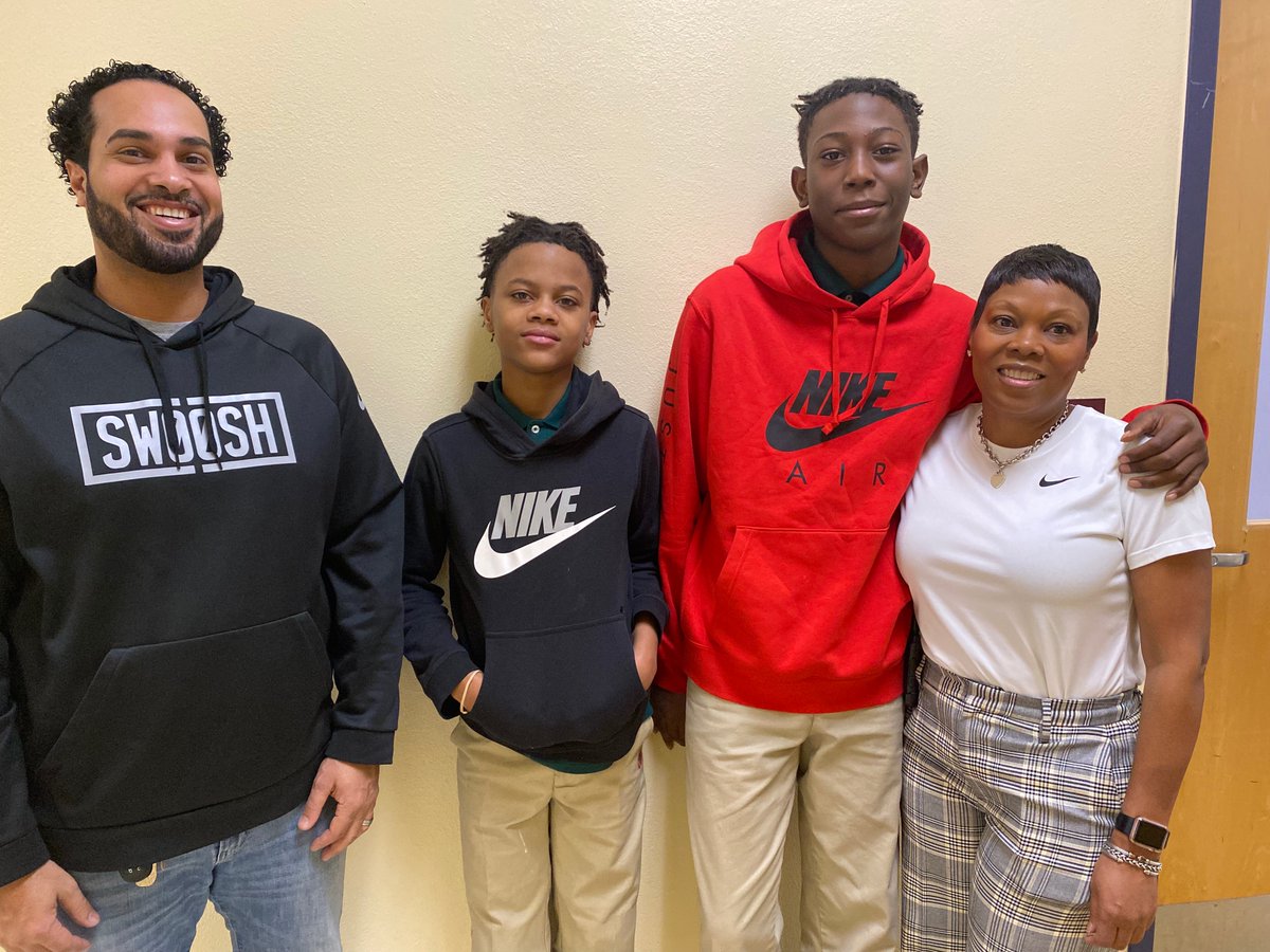 NormandySC1's tweet photo. CELEBRATING BLACK HISTORY | It's @Nike Day at Barack Obama School in honor of Normandy graduate Craig Williams, President of @Jumpman23! #BlackHistoryMonth #BlackExcellence #NormandyStrong #VikingPride https://t.co/6242K7BfIN