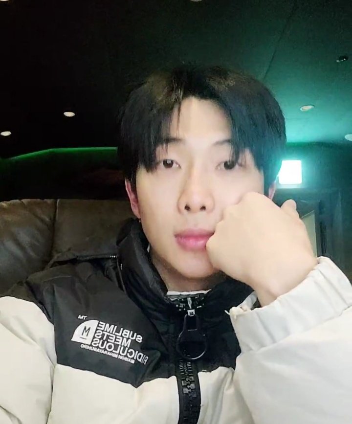 _ninjoonie's tweet photo. OWMAYGASH I MISS YOU JOONIE😭🥰 https://t.co/l7BcAU6WWg