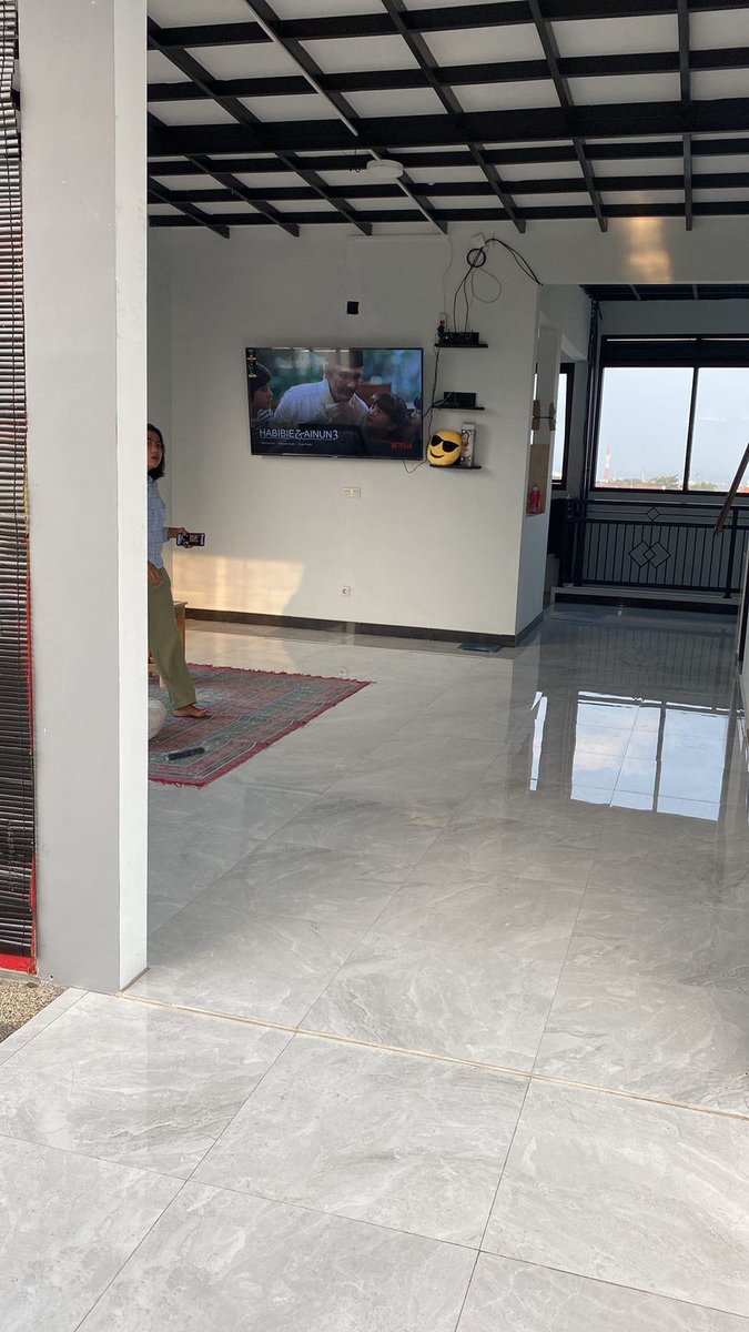 wantscapucinno's tweet photo. OPER KOST PUTRI MALANG deket UB! ๐
(1 jt) kamarnya guedee bgt, kamar mandi dlm,ada netflix,dapur, kulkas, jendela, wifi, listrik, air, parkiran, bebas akses 24jam, deket tempat makan. yg mauu ambil pc yaa, lokasi di kendalsari 5 menit dari ub!!โค๏ธ #kostmalang #kostub #kostputri https://t.co/eNQuiFae2S