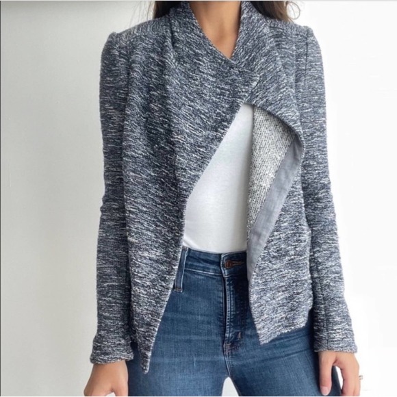 Sparkle_999's tweet photo. So good I had to share! Check out all the items I'm loving on @Poshmarkapp #poshmark #fashion #style #shopmycloset #hm #eileenfisher #vince: https://t.co/lr88AHasJr https://t.co/DAOs7TAkB2